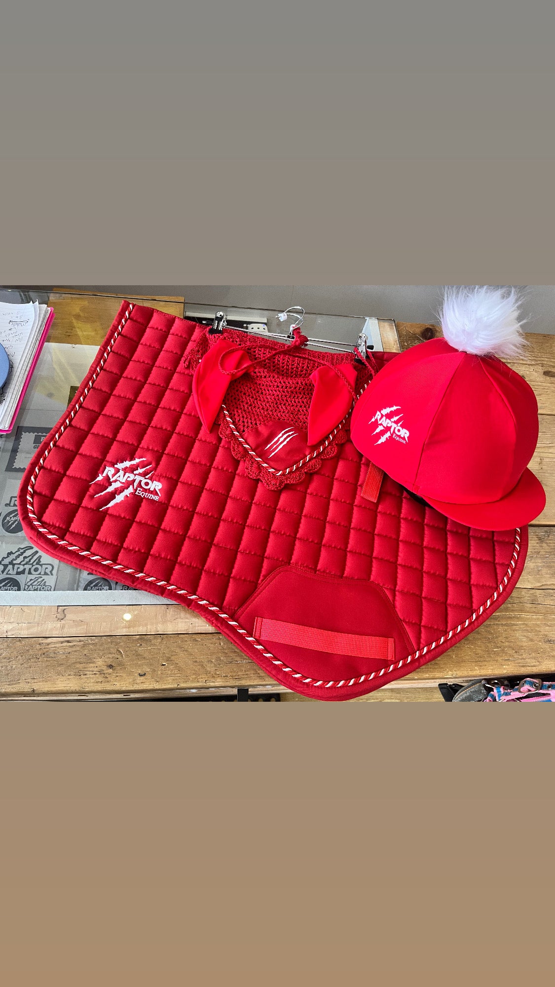 Raptor saddlepad/ears/hatsilk