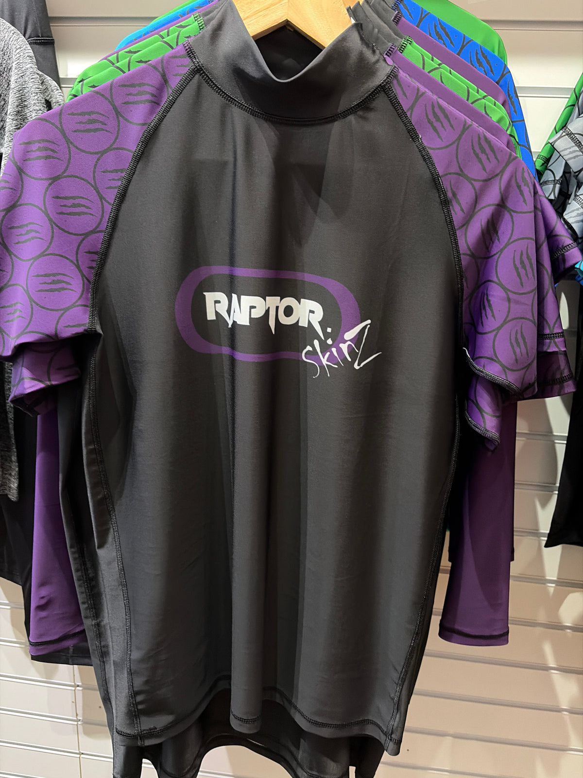 Raptor Skinz Adults Rashguard